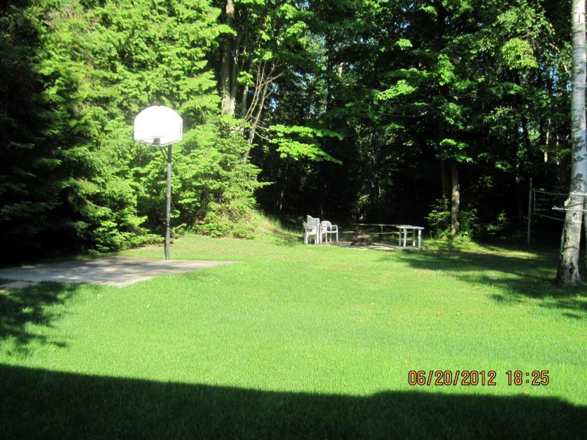 Sunny Birch Cottages Sauble Beach Exterior photo